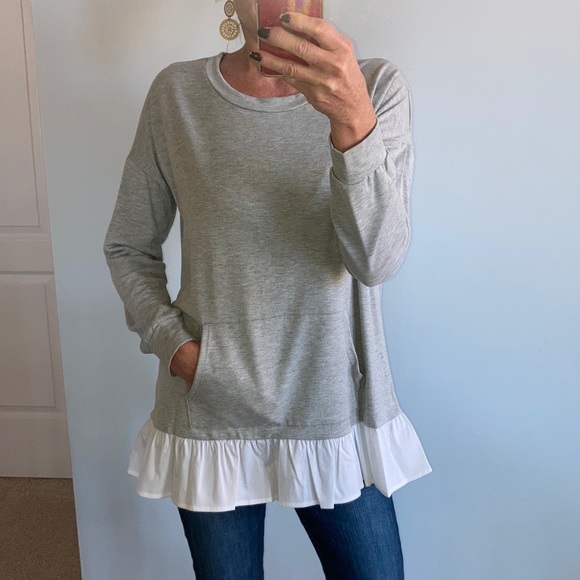 Tops - Grey & White Ruffled Hem Tunic Top